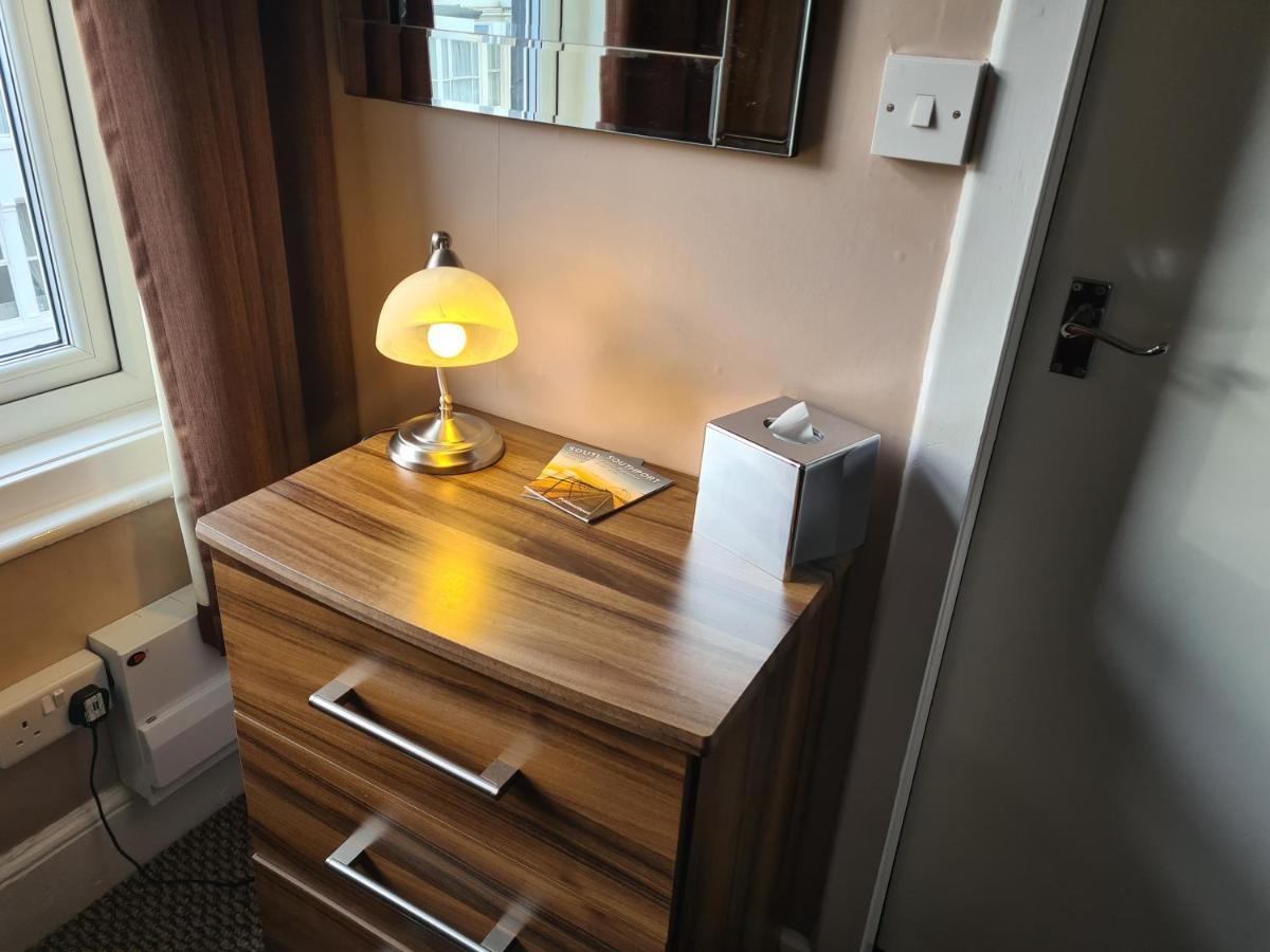 The Penkelie Hotel เซาท์พอร์ต ภายนอก รูปภาพ